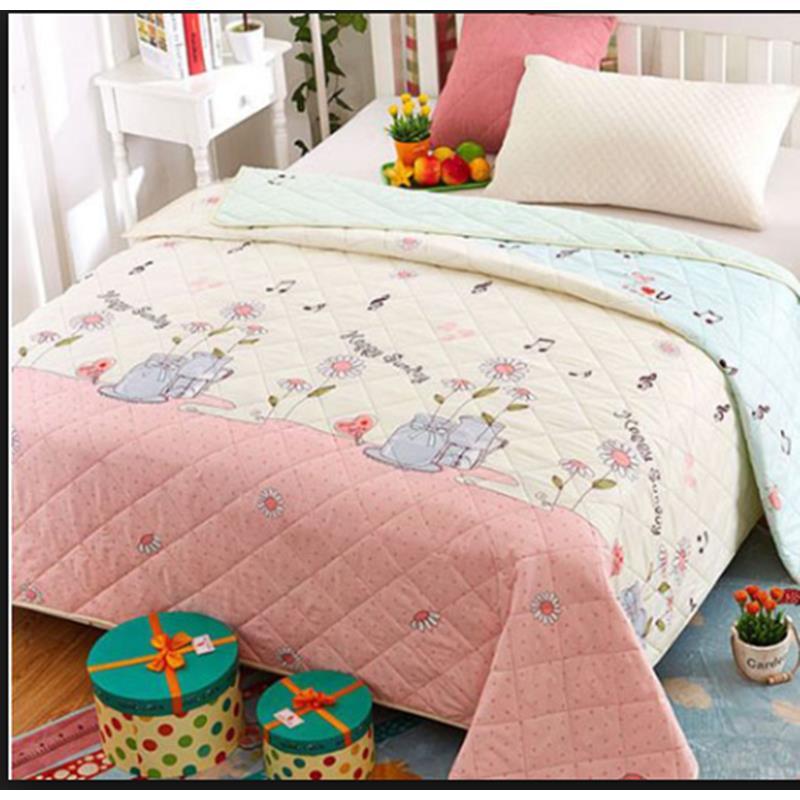 Chăn hè thu cotton có hoa văn