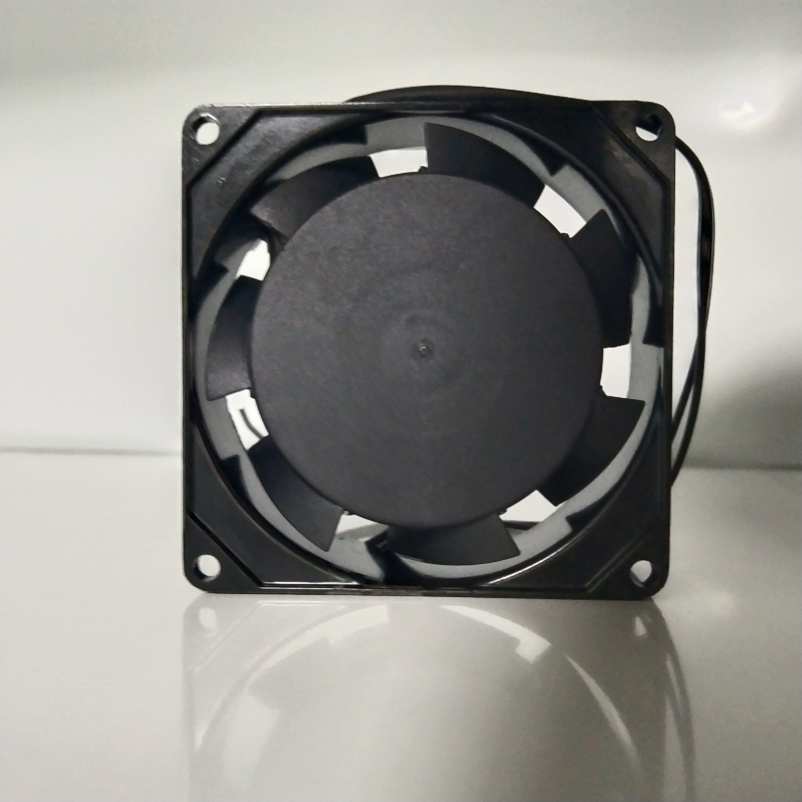 Quạt tản nhiệt 8*8*2.5cm 220V 0.07A