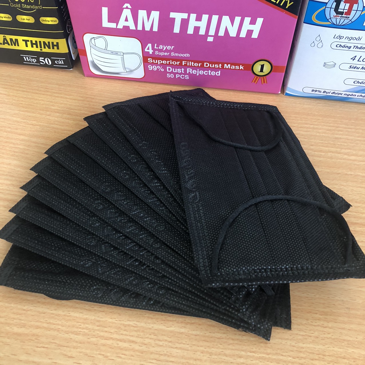[HCM]KHẨU TRANG Y TẾ 4 LỚP KHÁNG KHUẨN HỘP 50 CÁI MÀU TRẮNG ĐEN
