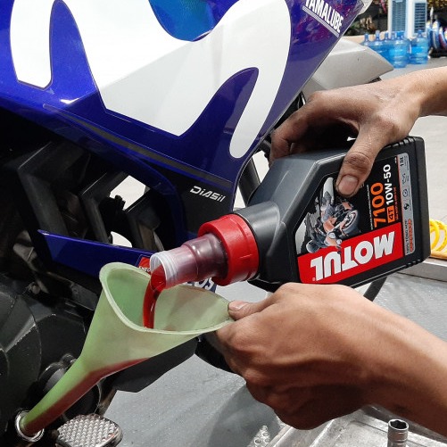 MOTUL 7100 4T 10W40 12X1L