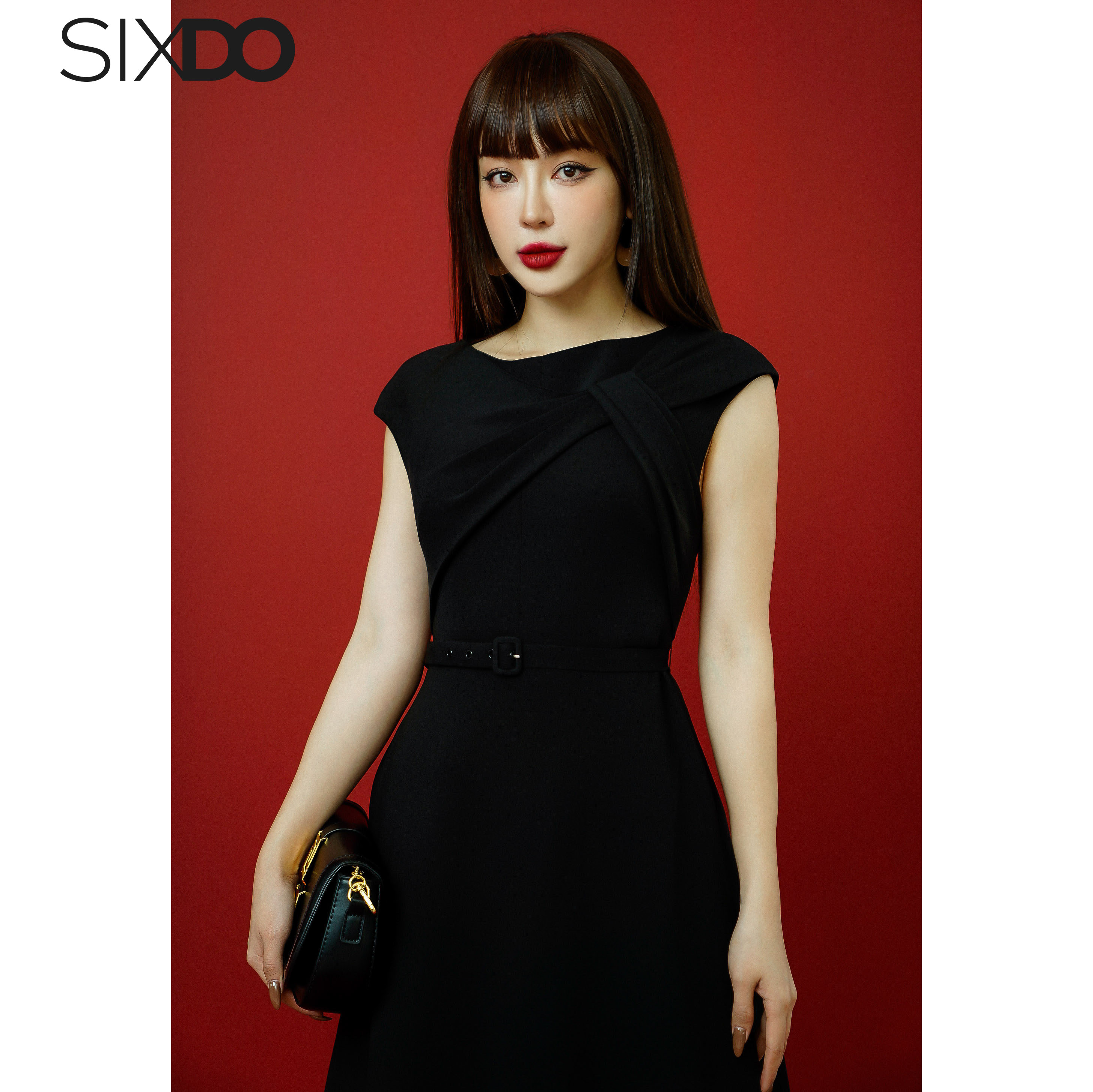 Đầm đen phối đai eo SIXDO (Black Sleeveless Midi Woven Dress)