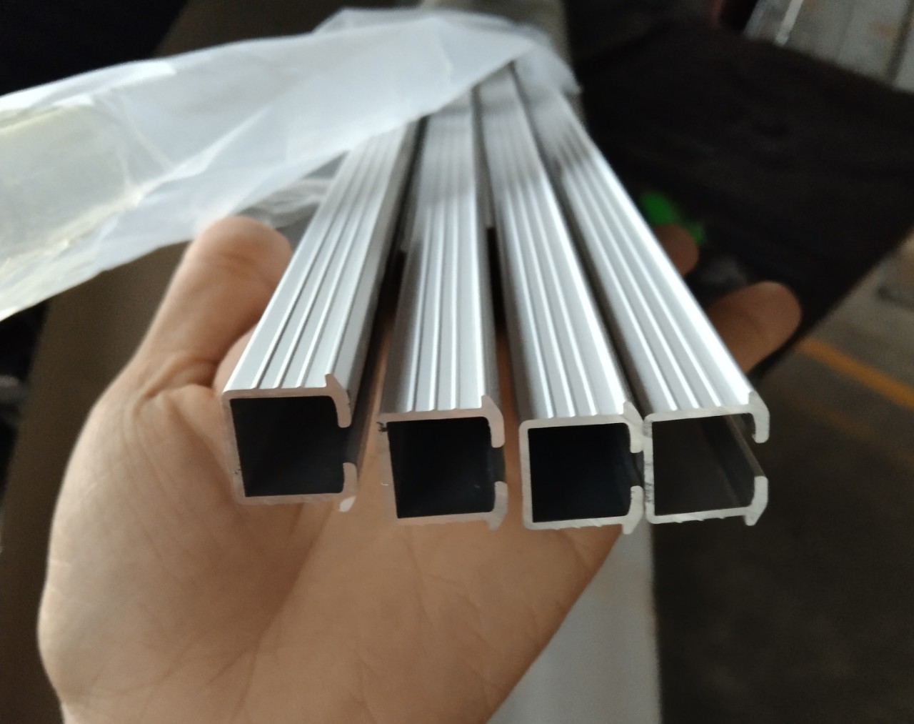 RAY LÙA GIẢM CHẤN ÂM 2 MÉT 2 CÁNH - SIQUAR đài loan