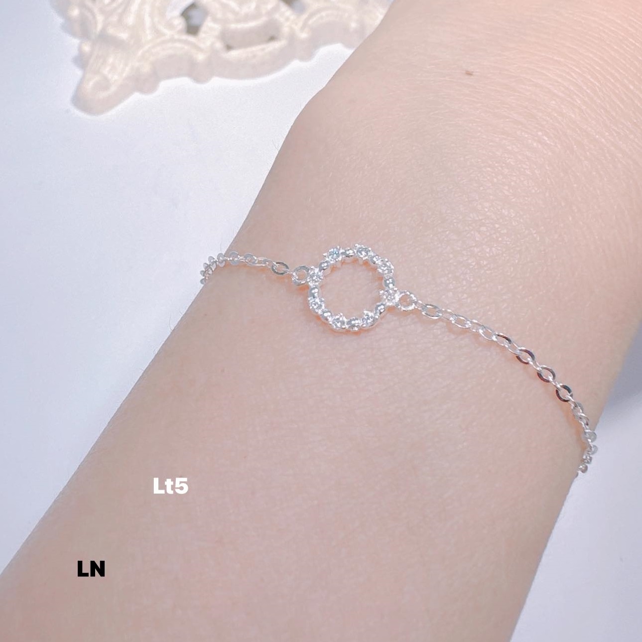 Lắc tay nữ thời trang chất liệu bằng bạc MS70