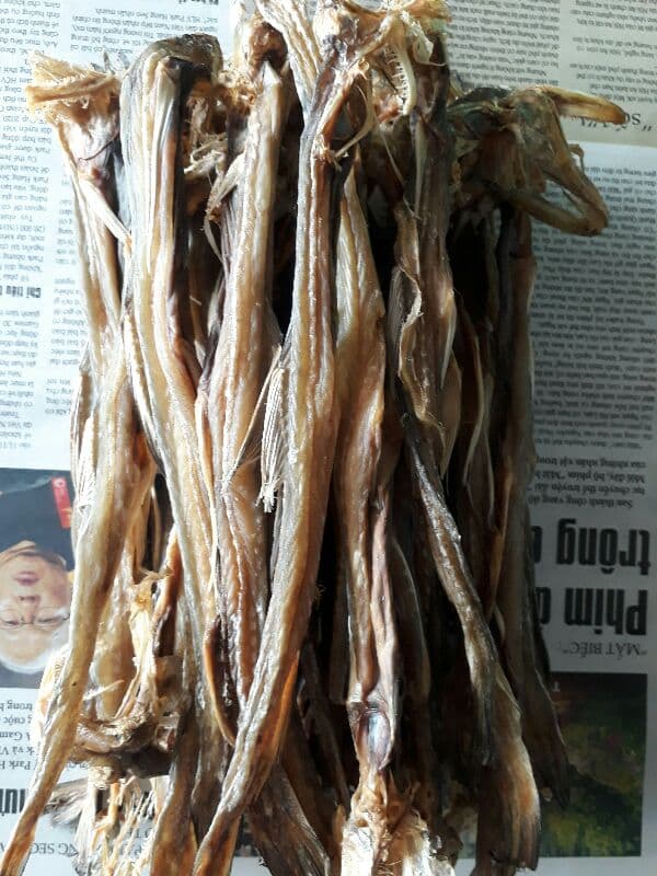 0.5 kg khô cá khoai loại to nhất (bằng ngón tay trỏ)