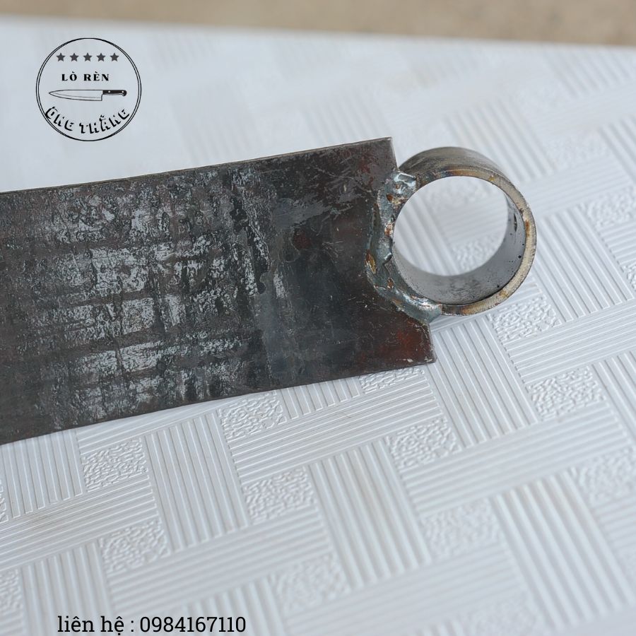 Cuốc Nhíp Đào Cây Được Làm Bằng 100% Nhíp Xe