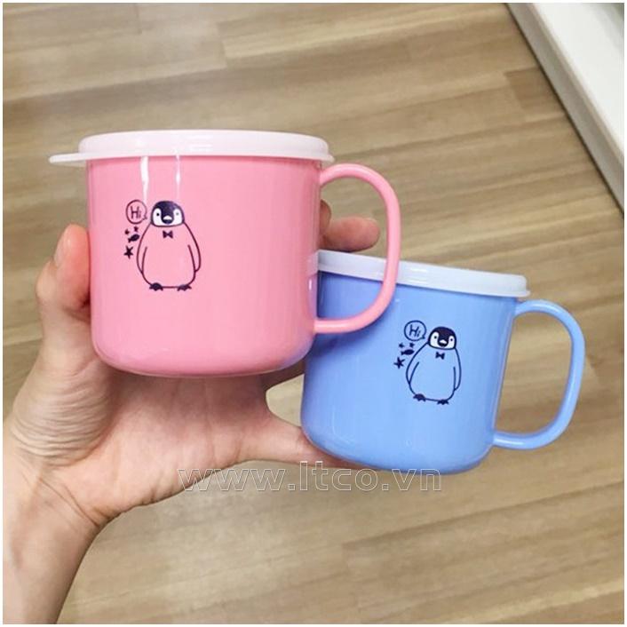 Cốc uống nước có nắp đậy cho bé Nhật Bản