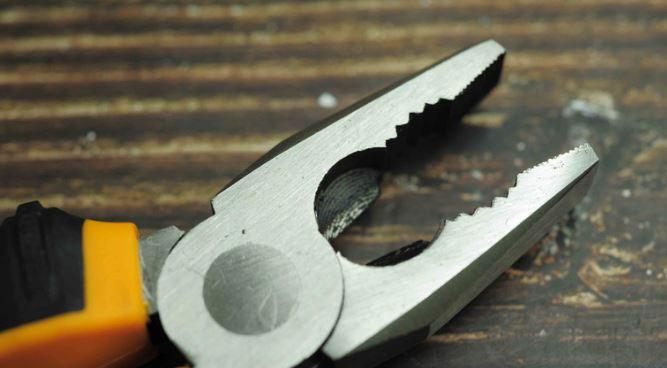 7inch Kìm răng (điện) INGCO HCP08188