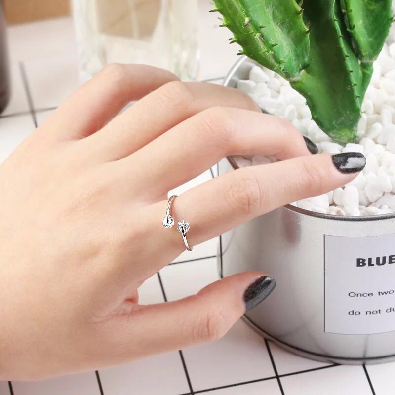 Nhẫn nữ đính cườm cao cấp