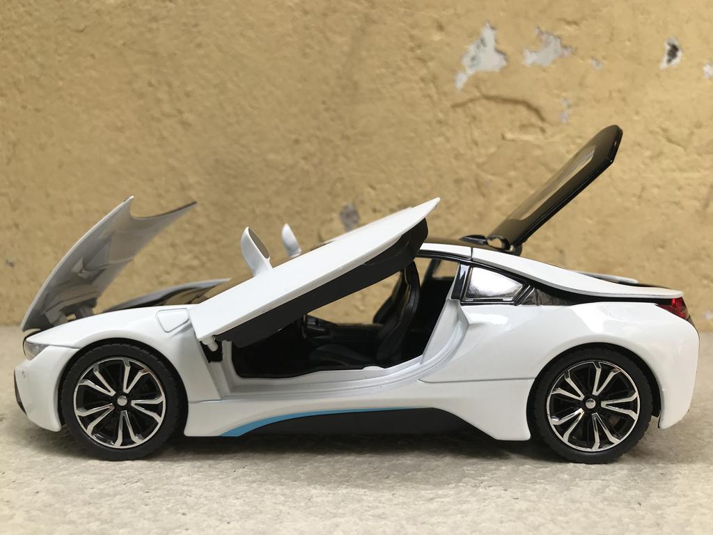[HCM]Mô hình xe ô tô BMW I8 1:24