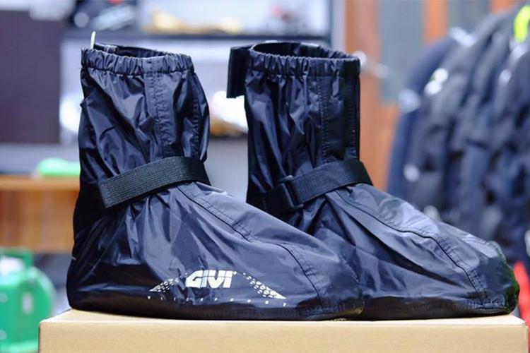 Ủng đi mưa Givi SC02