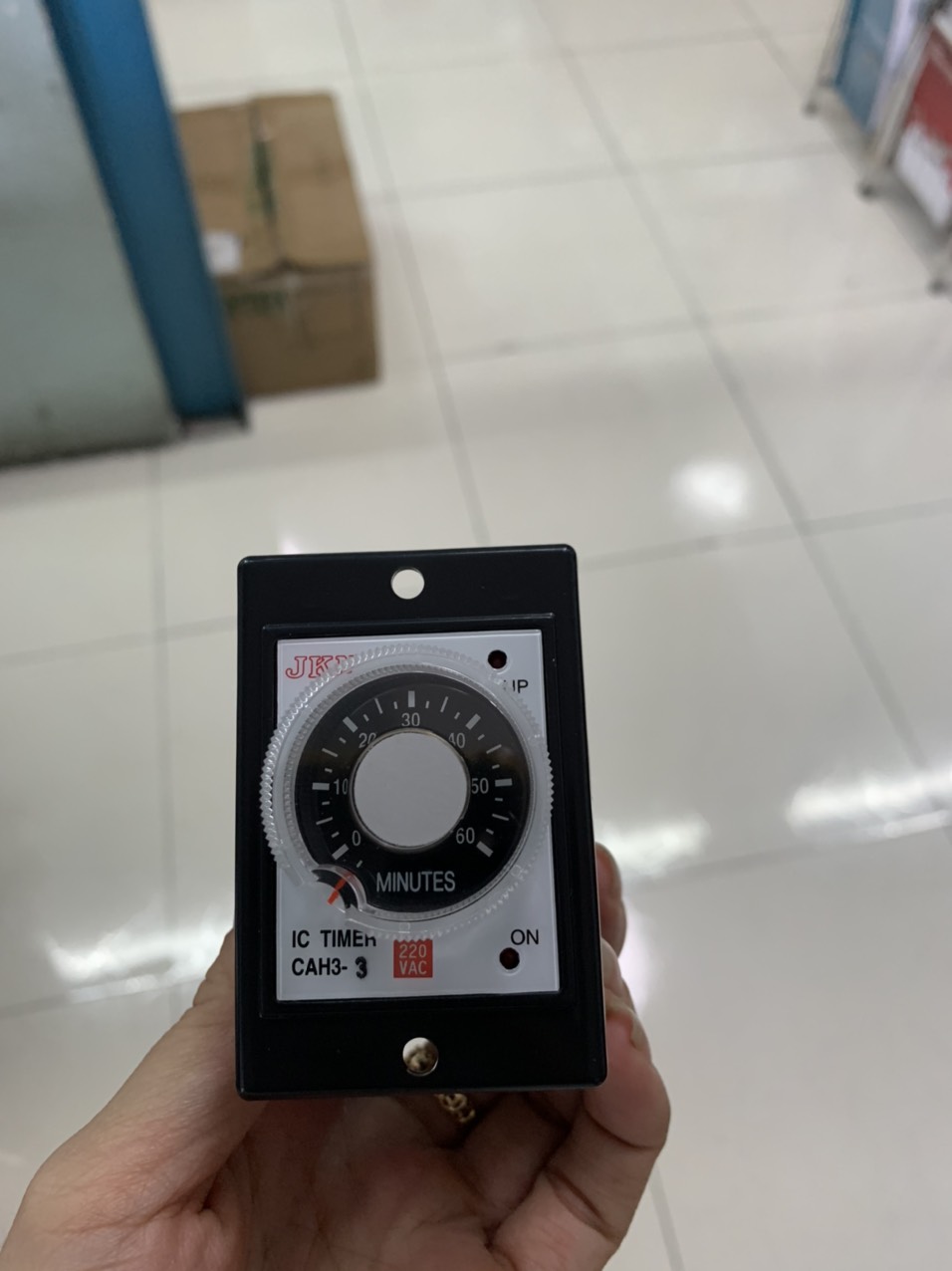 Đồng hồ hẹn giờ JKN CAH3-Y3 220VAC (3S-12H ) + Đế