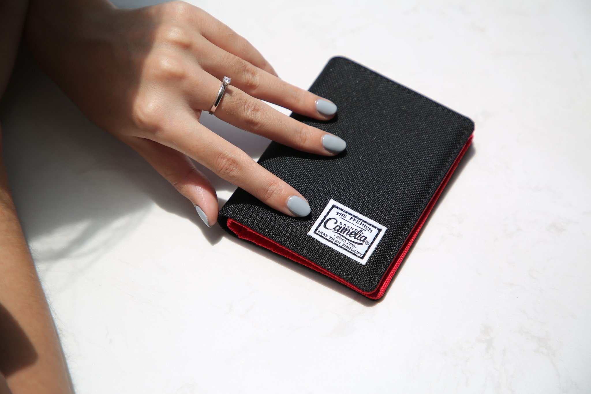 Ví CAMELIA BRAND® Classic XL Wallet Đứng