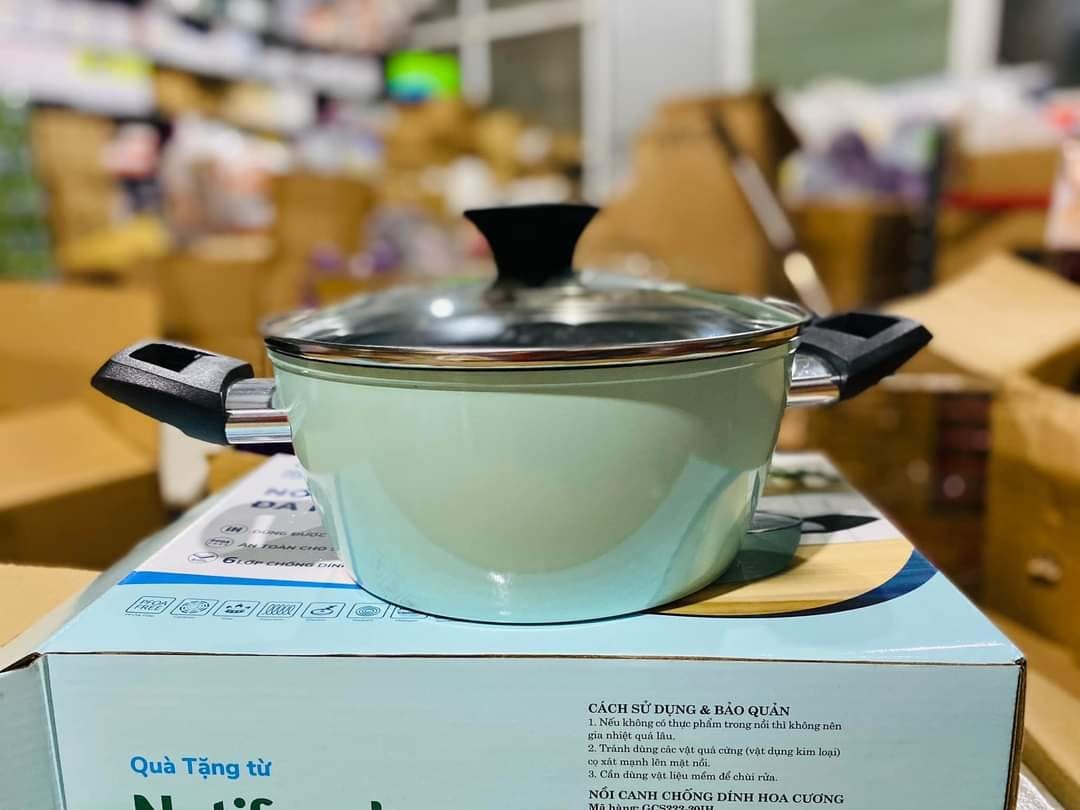 Nồi vân đá Size 20cm, lòng vàng nồi chống dính cực tốt. Nồi đá ceramic