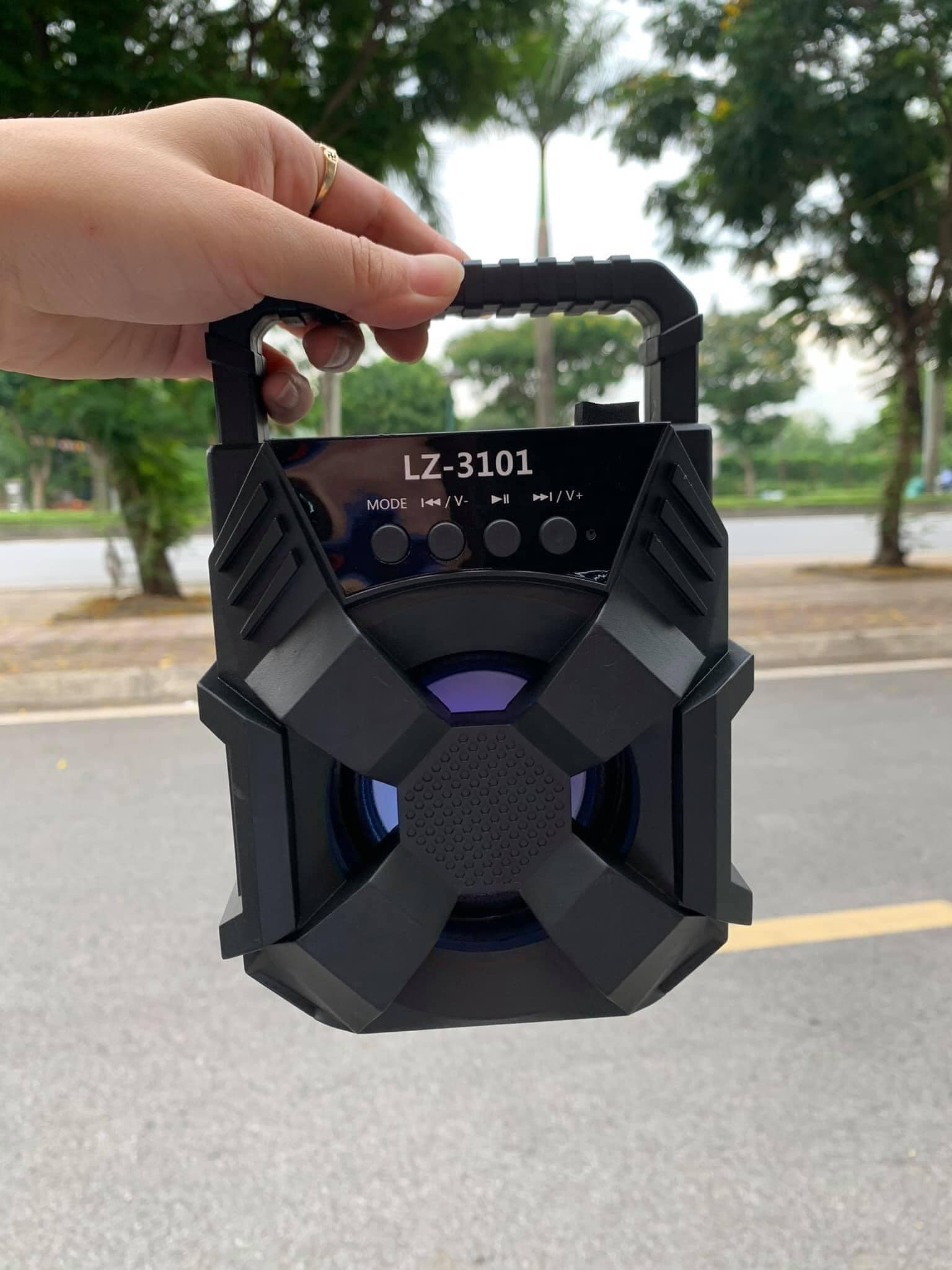 LOA BLUETOOTH LZ-3101-3103 NHỎ GỌN SIÊU TIỆN DỤNG