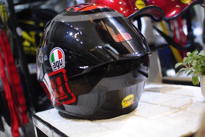 Mũ Royal M138b lên tem AGV đỏ