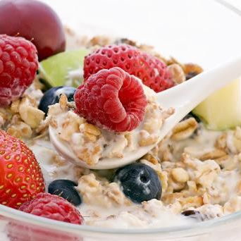 : YẾN MẠCH QUAKER CÁN DẸP TÚI 1KG
