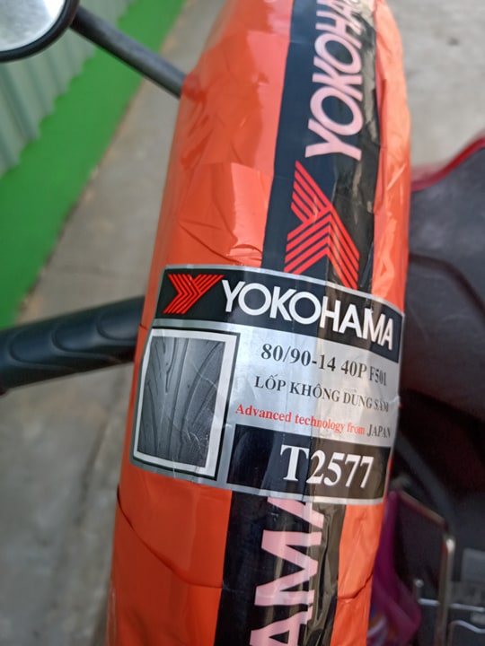 Lốp xe máy YOKOHAMA 80/90-14 không ruột