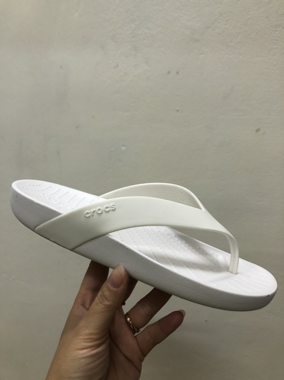 CROCS - Dép xỏ ngón, tông splash Shine cho nữ - PB198