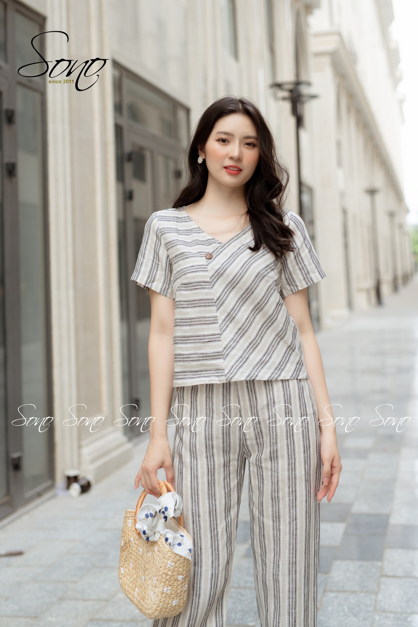 Sono - Bộ Sọc Dài Linen Cổ Tim Có Tay