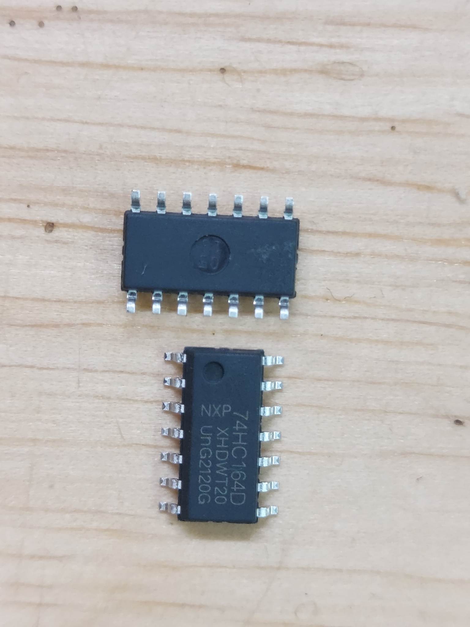 IC 74HC164D 74HC164 dán sop14 mới 100%.