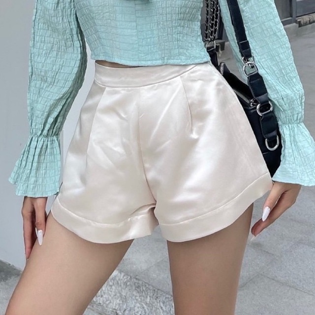 [Nhập mã LAZFASHION34-giảm 15% tối đa 99k/600k]SAP-Quần short ống rộng cạp cao kem
