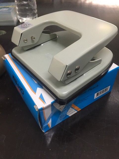 Bấm lỗ lớn KW-TRIO 978 (30 tờ)