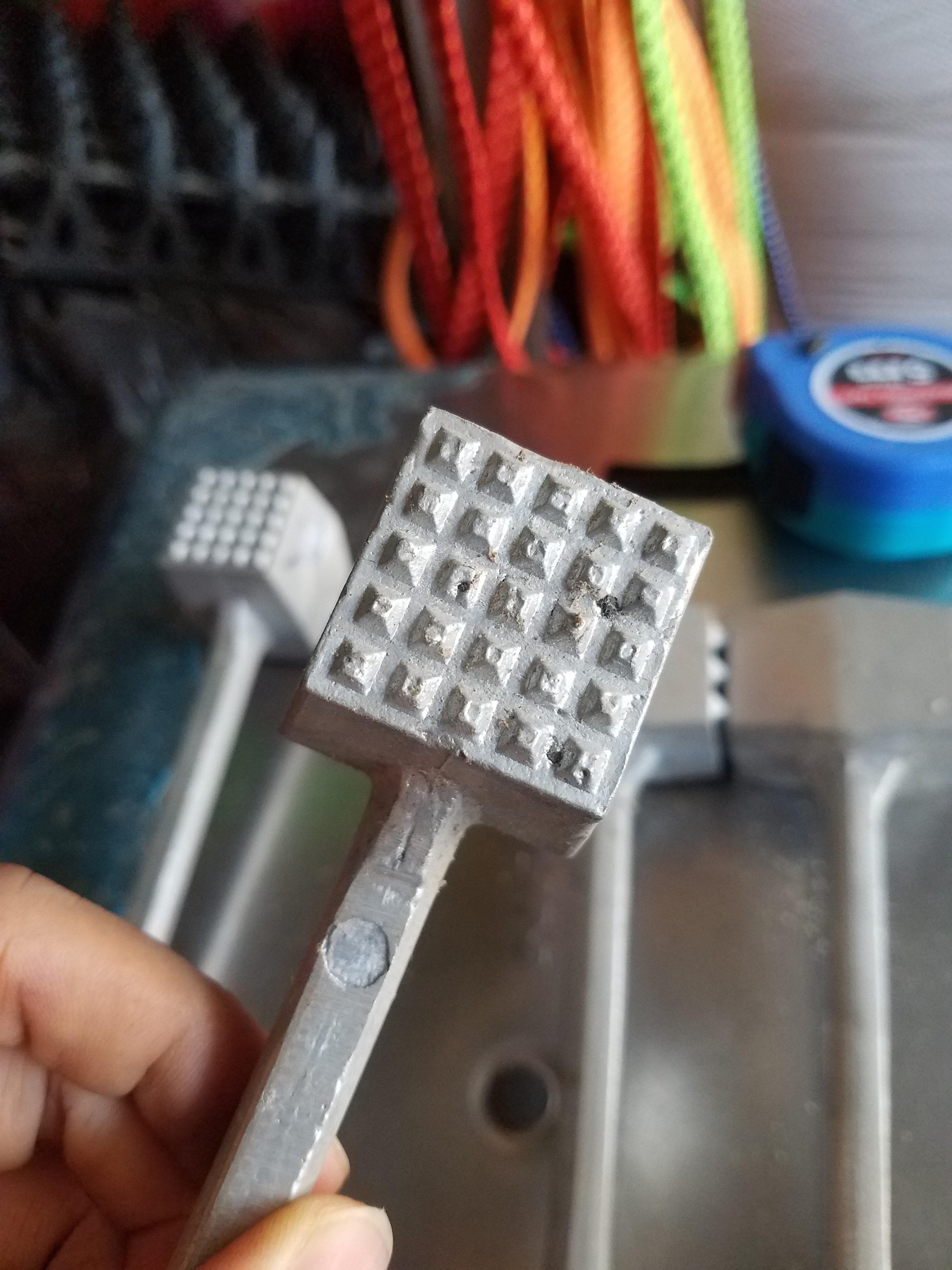 búa dằn thịt , cá