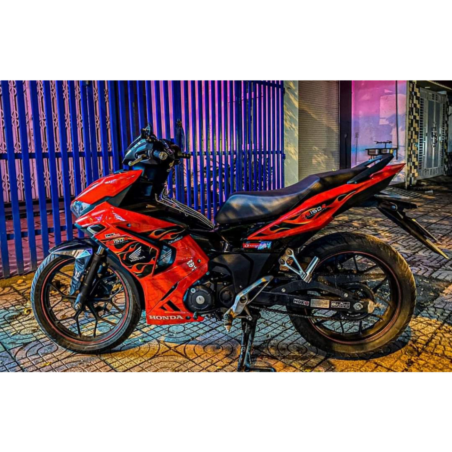 Tem lửa winner x v3 dán xe đỏ - tem rời 2023