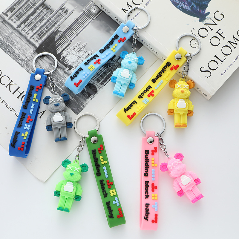 [Mới] 1 móc khóa gấu KAWS lego cực cute cho cặp đôi