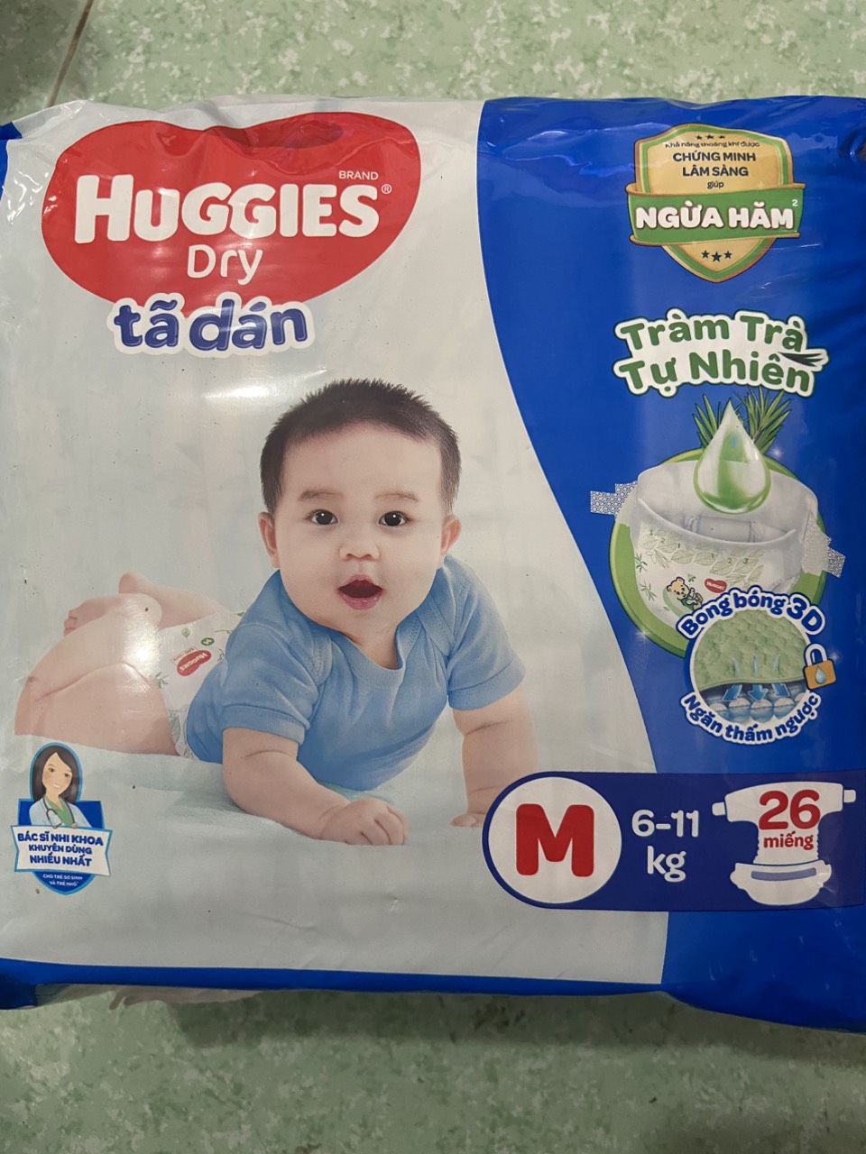 Tã dán HUGGIES hương tràm trà M26 ( từ 6-11kg)- HSD luôn mới