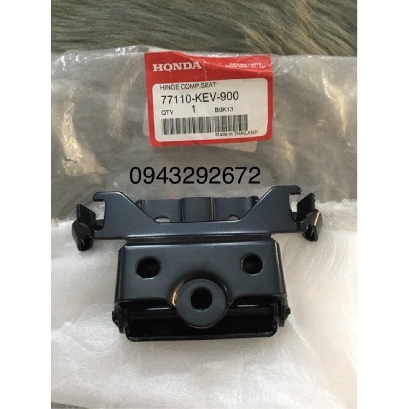 Bản lề yên wave nhỏ, wave thái Honda (77110KEV900)