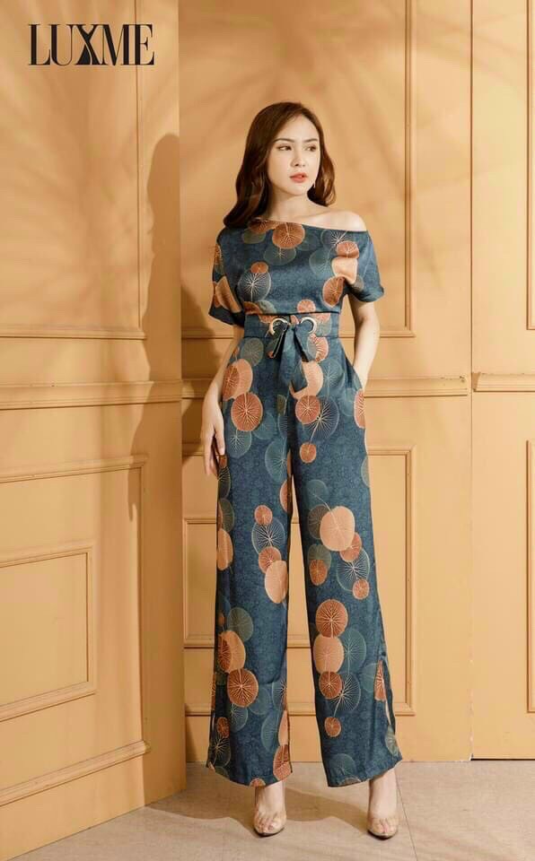 Jum lệch vai ống rộng họa tiết hoa lá thời trang