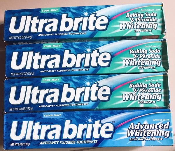 Kem đánh răng Ultrabrite Baking Soda & Peroxide Whitening 170g