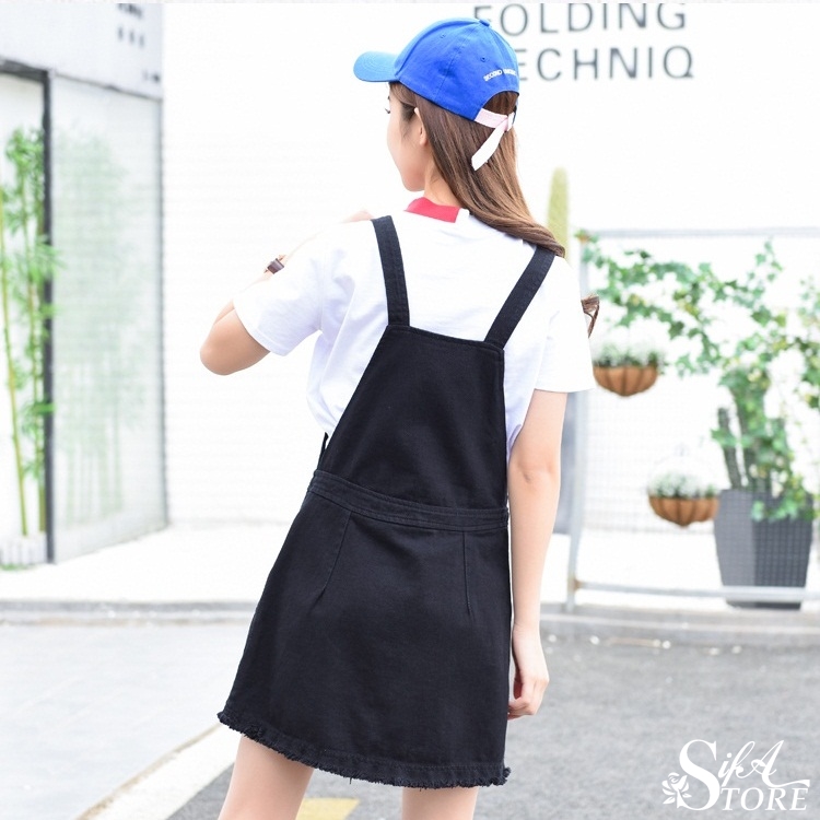 Chân Váy Yếm Denim Đính Nút Wash Rách Cá Tính