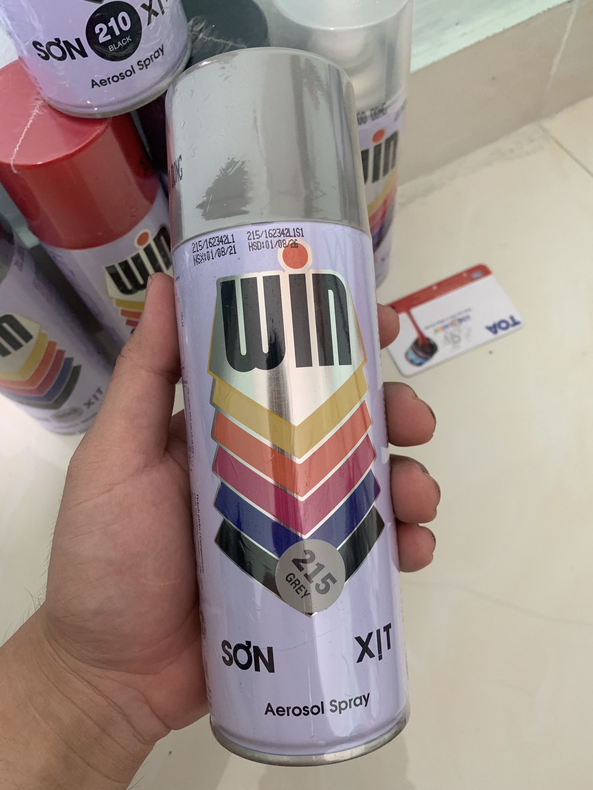Sơn xịt WIN của hãng Toa Thái Lan