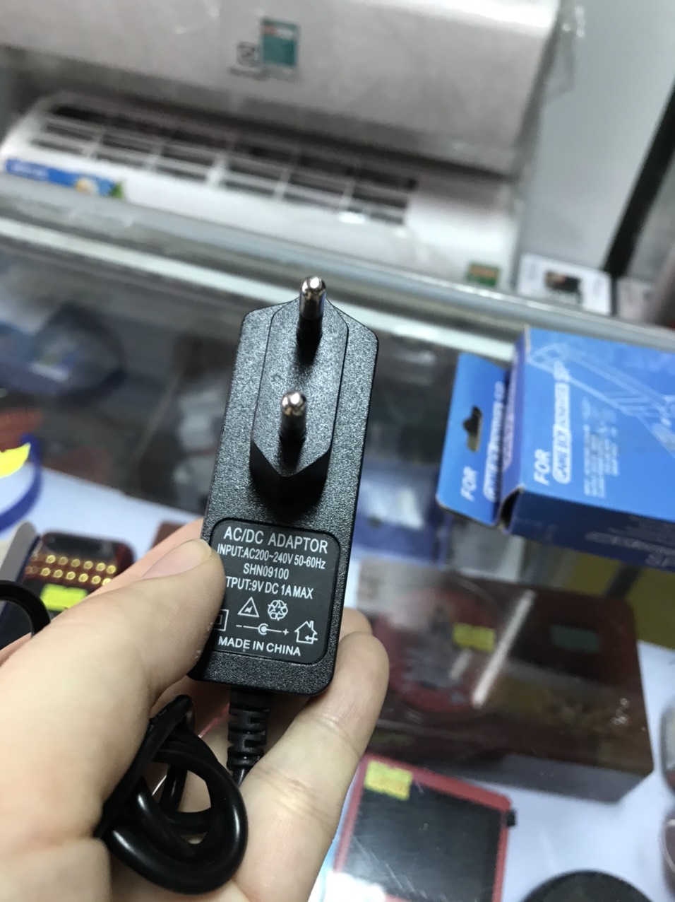 Cục sạc nguồn Adapter AC-DC: 9V