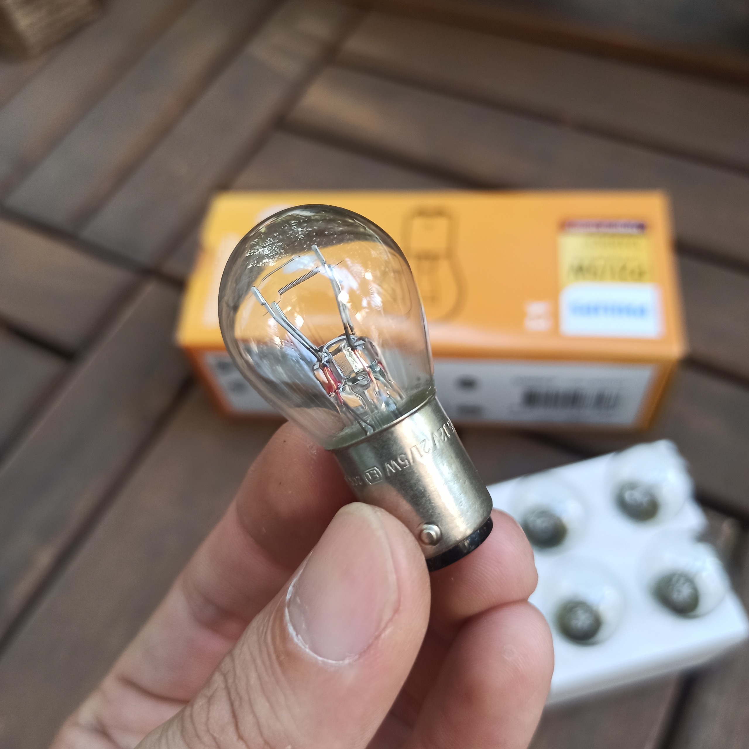 Bóng đèn hậu philips halogen p21/5w 12499cp - 12v/5w - bay15d - s25 - 2 tim