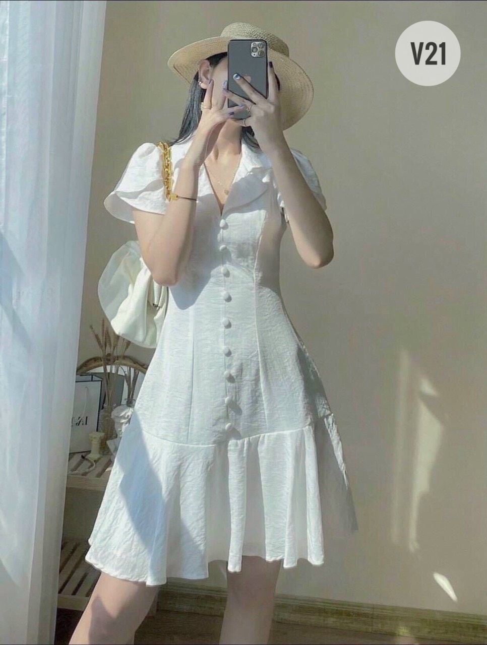 LIKEHER - Đầm trắng V21 cổ vest nút bọc