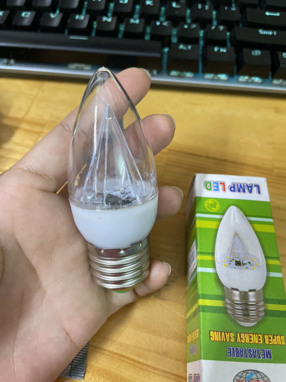 BÓNG ĐÈN LED. CÓ ĐUÔI VẶN 5W. TH 282. 283