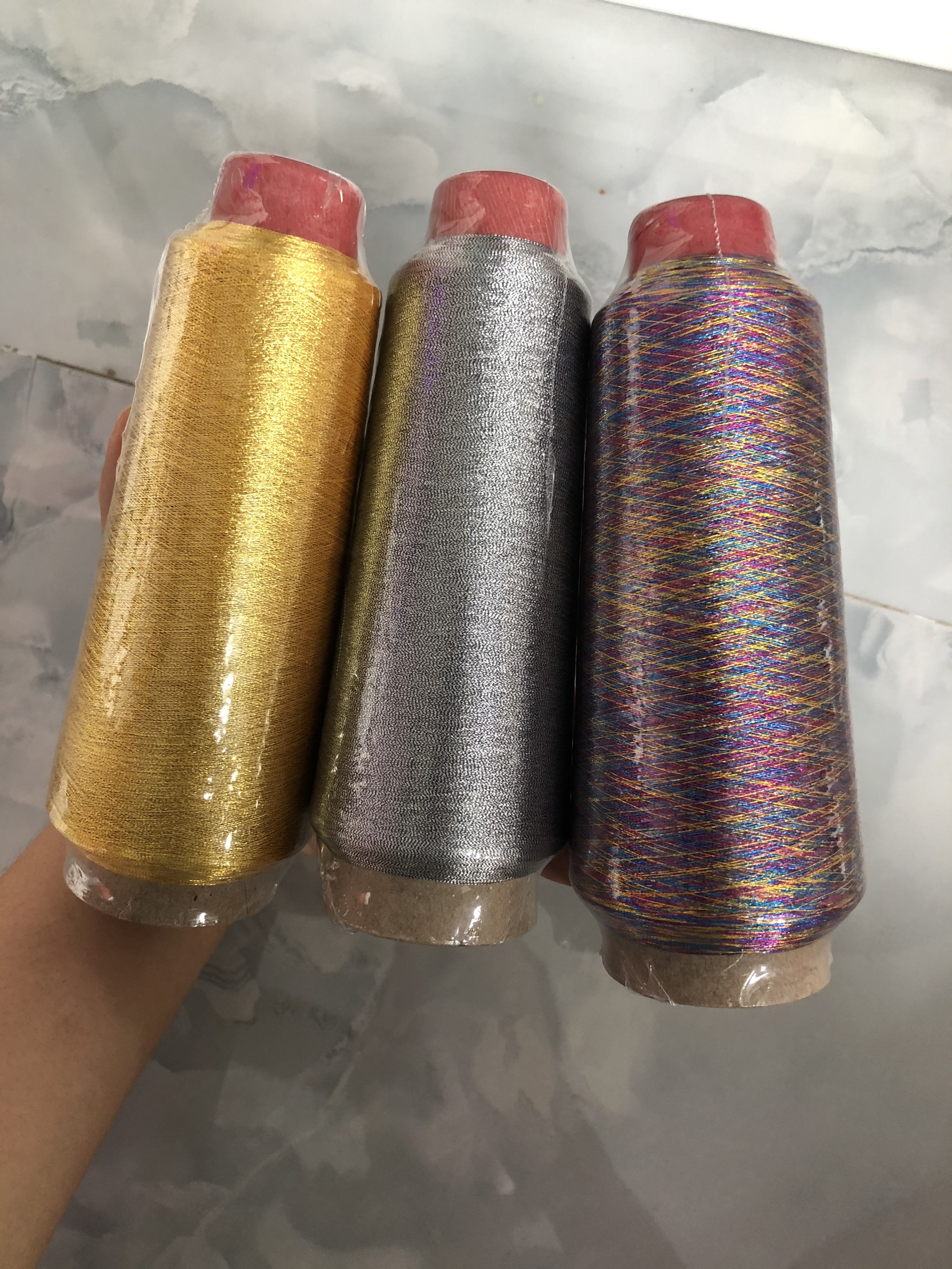 Chỉ kim tuyến móc kèm cuộn 140g