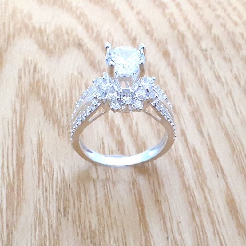 Nhẫn nữ bạc kết đá tấm ổ cao gắn đá kim cương nhân tạo 100% chất liệu bạc thật không xi mạ có thể chỉnh size theo yêu cầu - QTNU56