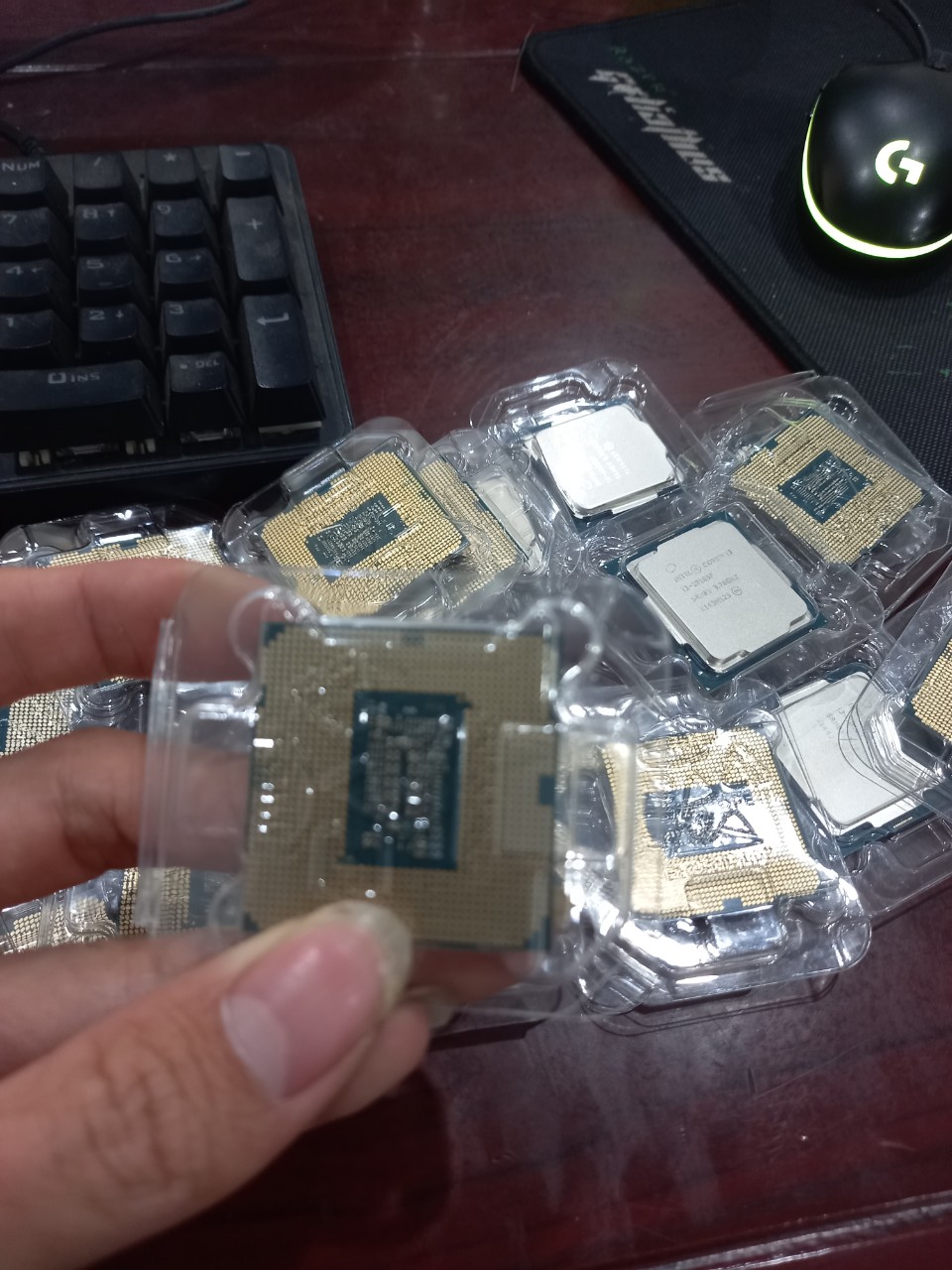 [Chíp BOX NEW HÃNG]CPU Intel Core i3 10105F 4C/8T ( 3.7GHz up to 4.4GHz, 6MB ) - Bảo hành 36 tháng - Hàng Chính Hãng
