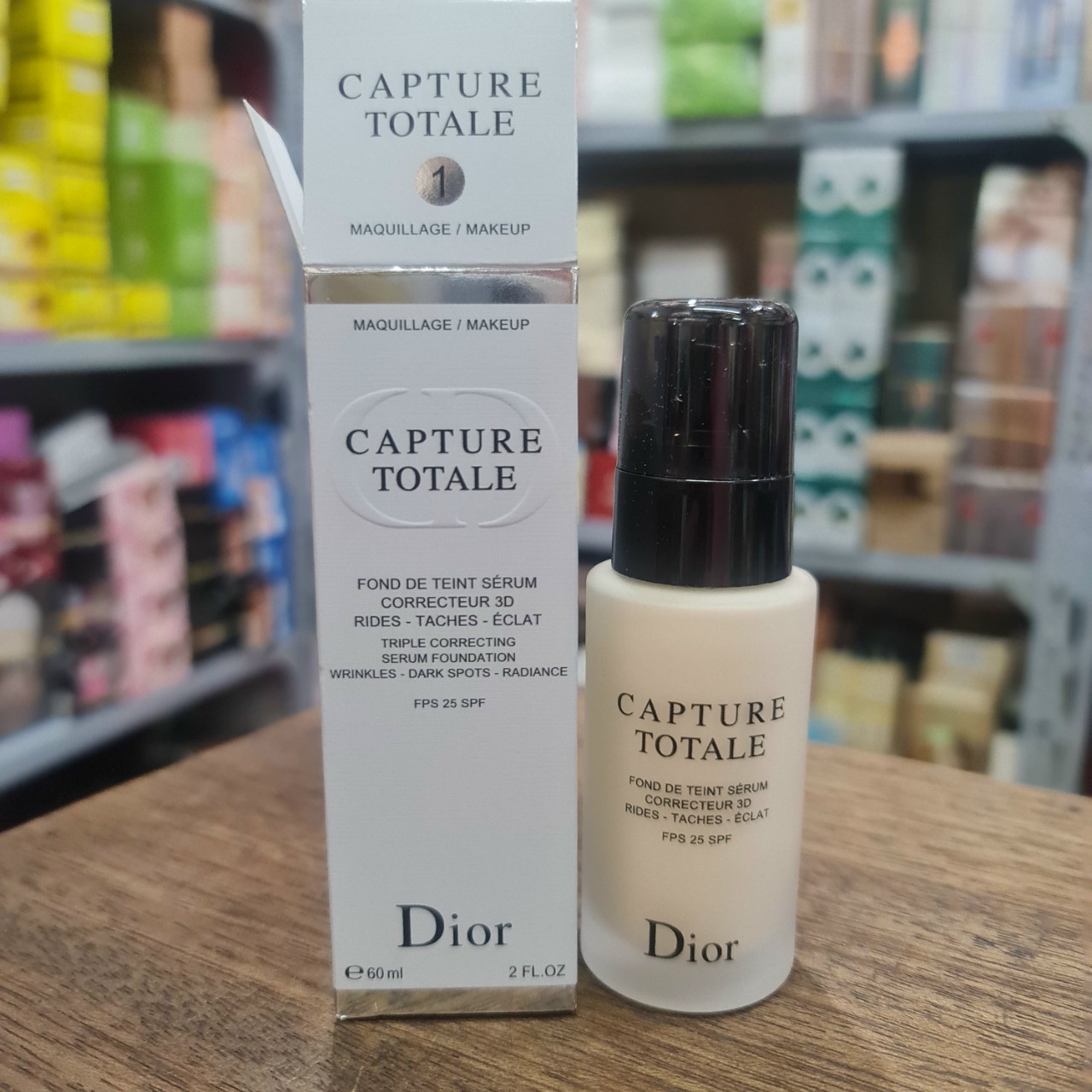 Kem nền DIOR Capture Totale