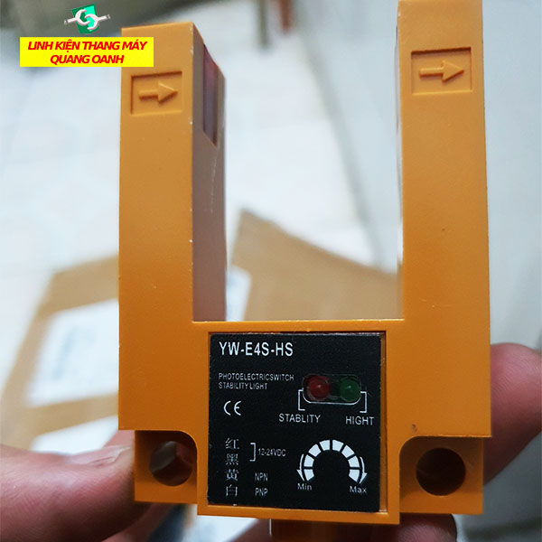 Cảm biến bằng tầng (Móng ngựa) thang máy YW-E4S-HS