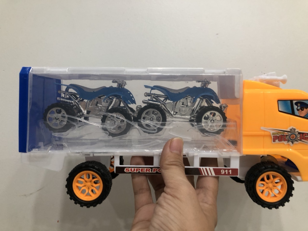 Dồ chơi xe tải kiếng chở 2 xe mô tô