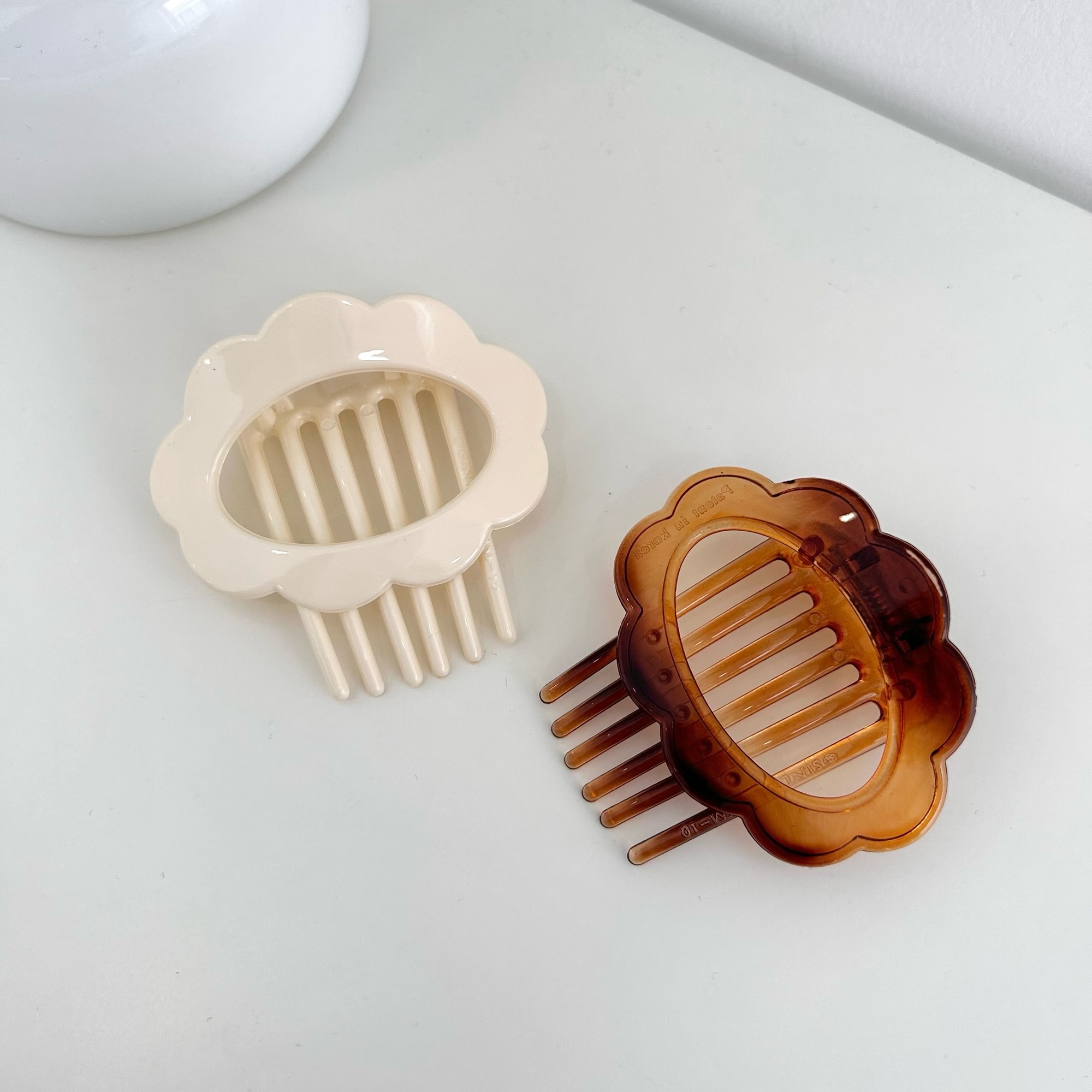 Kẹp tóc dạng xước hình hoa Modleaf Flower comb Hàn Quốc