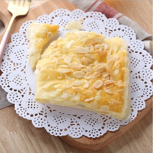 Giấy ren lót bánh hoa văn màu trắng (3 size)