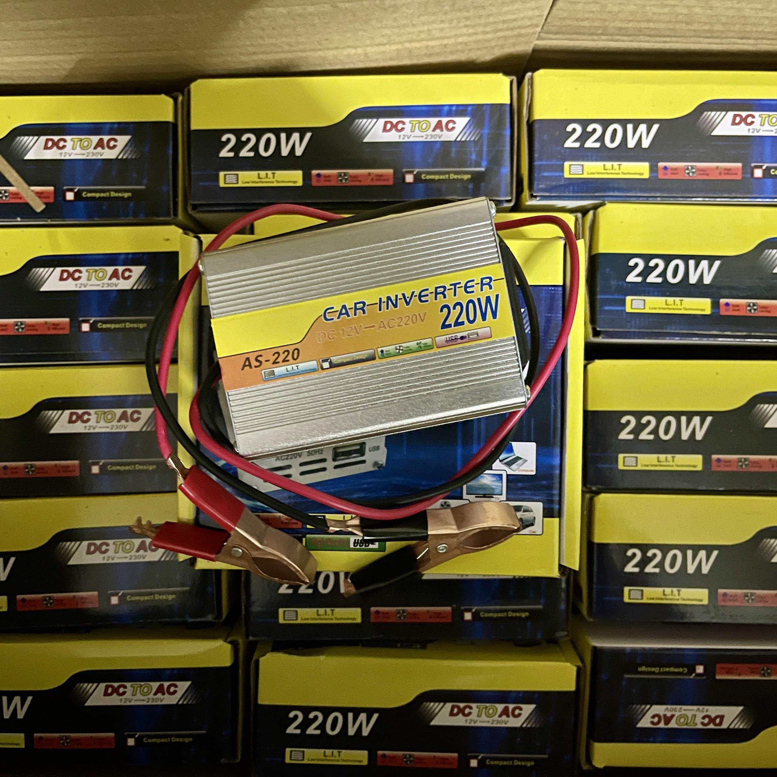 Bộ Chuyển Nguồn 12V-DC sang 220V-AC (220W)