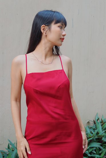 [NHẬP MÃ NOVFALAZSOCIAL02 GIẢM 40K ĐƠN 199K  ]  Đầm Maybi midi suông lụa 2 dây khoét lưng