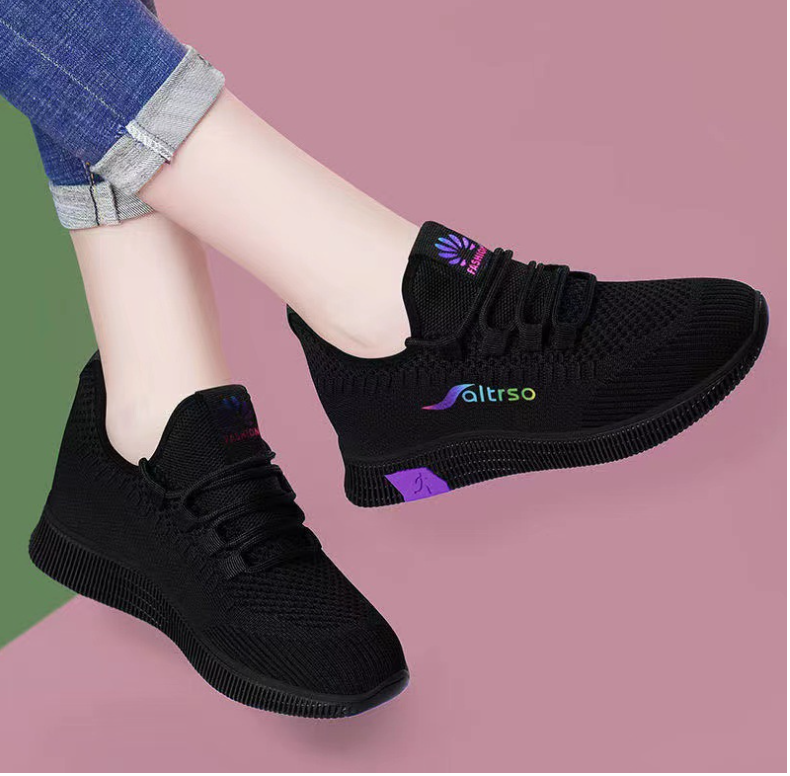 Giày sneaker nữ chất liệu vải giá rẻ